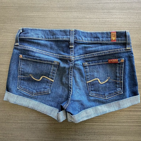 7 For All Mankind jean shorts - Picture 5 of 9